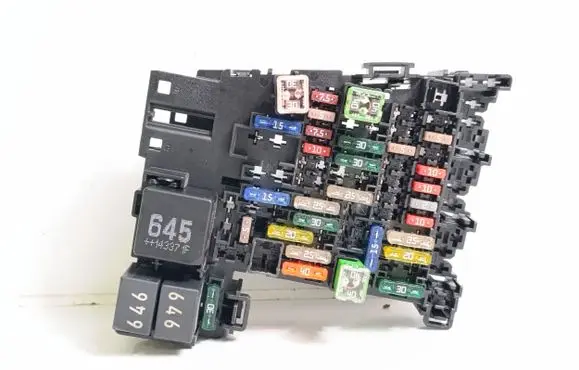 Volkswagen Golf VII Fuse module 5Q0937615C