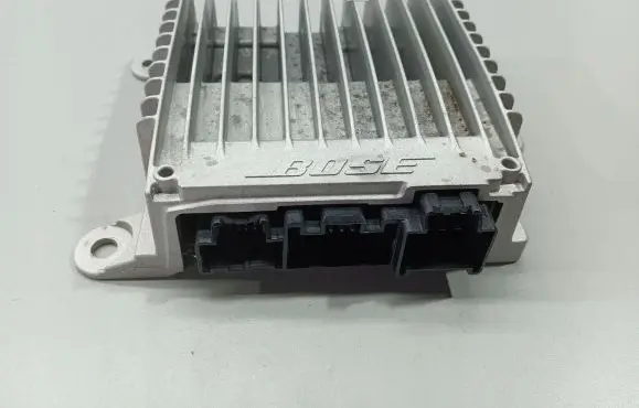 Mazda 3 Sound amplifier D10F66A20