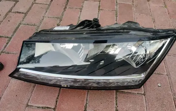 Skoda Fabia Mk3 (NJ) Headlight/headlamp 6V1941015D