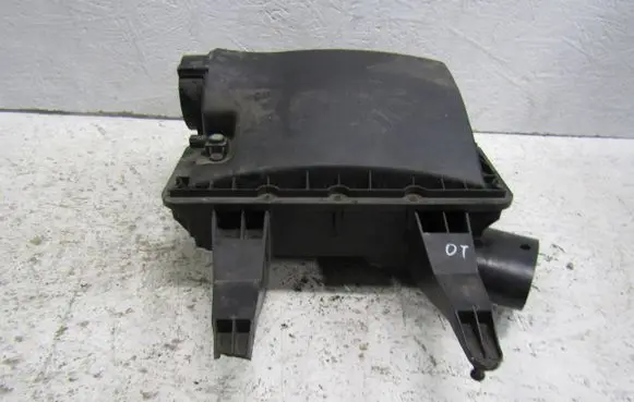 Mercedes-Benz Sprinter W906 Air filter box A0000905001