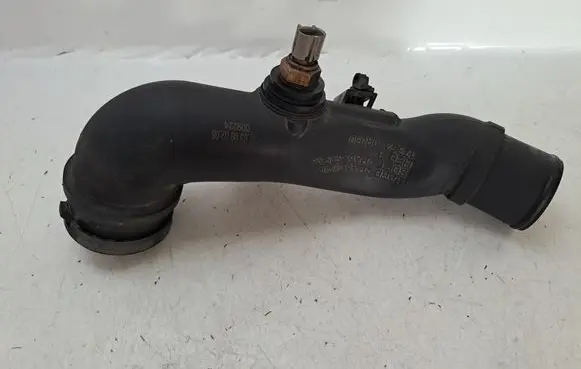 Toyota Avensis T270 Intercooler hose/pipe 173620R030
