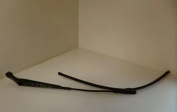 Opel Zafira B Windshield/front glass wiper blade 13145566