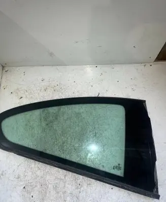 BMW 3 E92 E93 Rear vent window glass 7119178 E143R001025