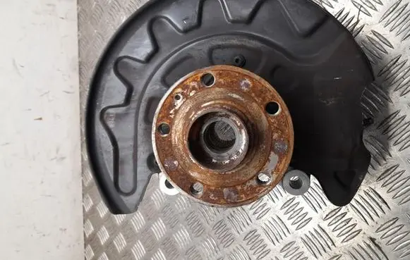 Front wheel hub
