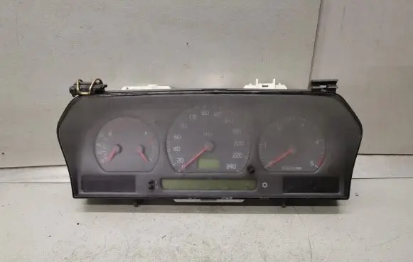 Volvo S70 V70 V70 XC Speedometer (instrument cluster) 9168386 69794700T 9168144