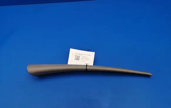 Mercedes-Benz S W126 Front door glass trim molding
