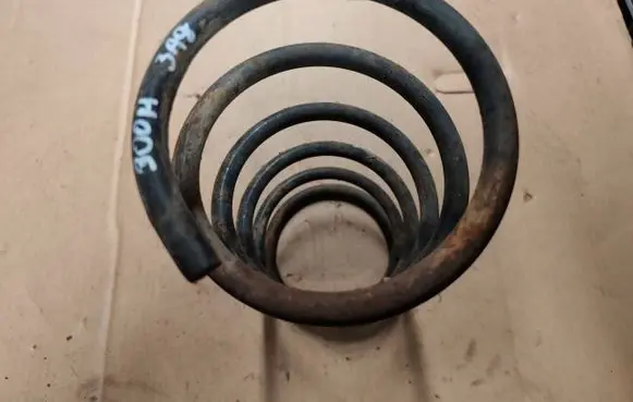 Chrysler 300M Rear coil spring