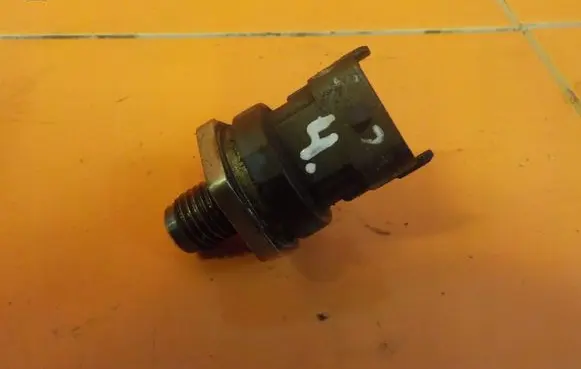 Renault Trafic II (X83) Fuel pressure sensor 8200703127