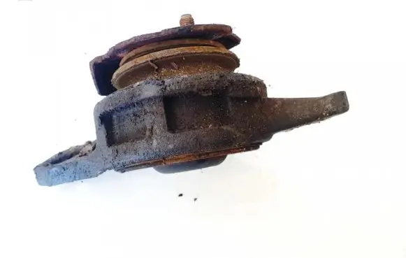 Subaru Legacy Engine mount bracket