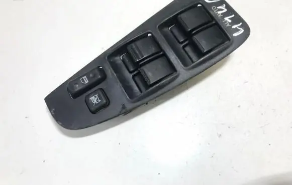 Toyota Avensis T250 Electric window control switch 8482005120 84820-05120