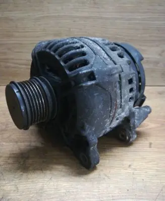 Volkswagen Golf IV Generator/alternator 028903028E 0124515010