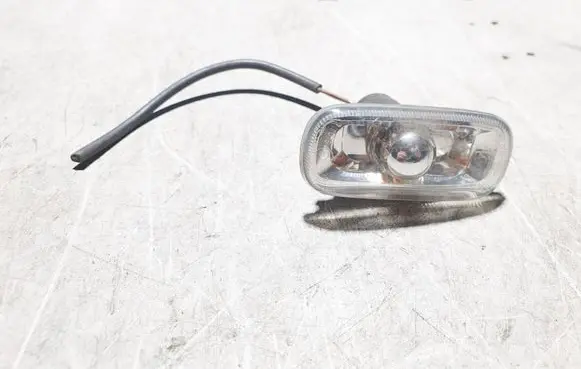 Audi A6 S6 C5 4B Front fender indicator light 8E0949127