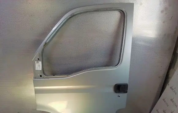 Nissan Interstar Front door