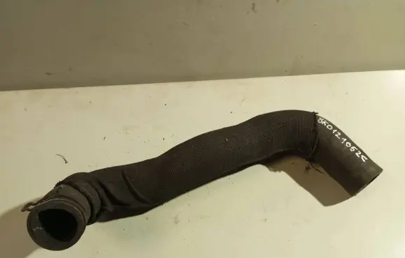 Audi A5 8T 8F Engine coolant pipe/hose 8K0121052C