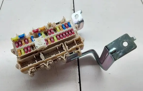 Nissan Navara D23 Fuse module 4KJ0A C31256