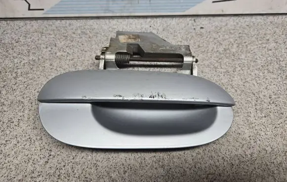 BMW 5 E39 Rear door exterior handle 51228245466