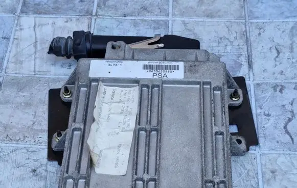 Peugeot 406 Engine control unit/module 9618066380 9630650880