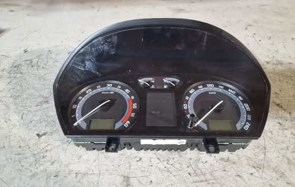 Skoda Fabia Mk1 (6Y) Speedometer (instrument cluster) 6Y0920883E