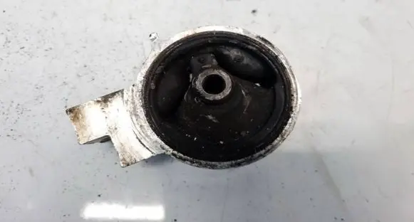 Honda Civic Engine mount bracket 