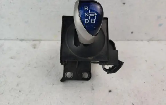 Toyota Prius (XW30) Gear shifter/selector 75C583-LHD