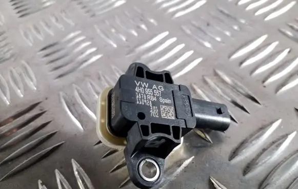 Audi A6 C7 Airbag deployment crash/impact sensor 4H0955557