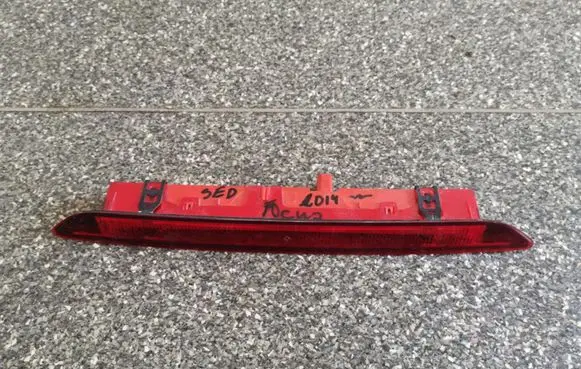 Ford Focus Third/center stoplight BM5113A601AC