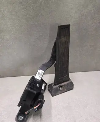 Hyundai i40 Accelerator throttle pedal 327272T900 LLH0065C3Z900