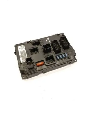 Peugeot 407 Fuse module 9656148180 S120017001H