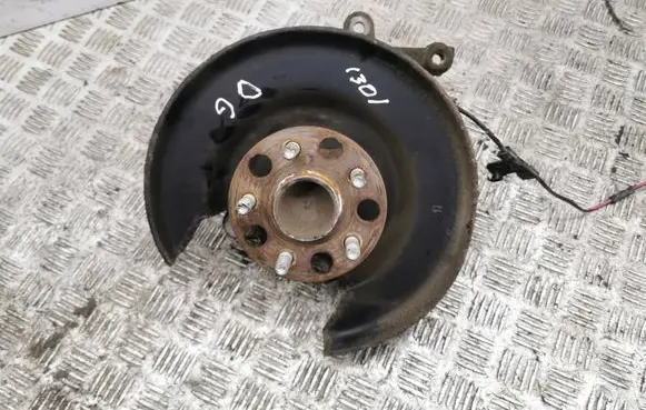 Toyota Prius (XW50) Rear wheel hub