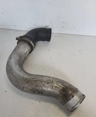 BMW 5 E39 Intercooler hose/pipe 7786530
