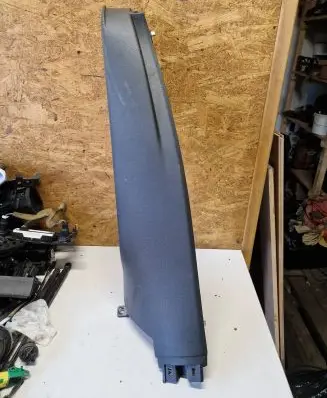 Volkswagen Golf VII Rear seat side bottom trim 5G6867765E 5040350