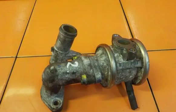 Volkswagen Touareg I EGR thermostat 72228606