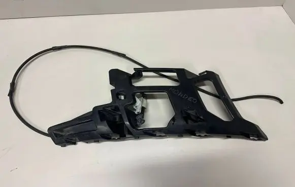 Ford Mondeo MK IV Front bumper mounting bracket 7s7117e856a M738 M720D