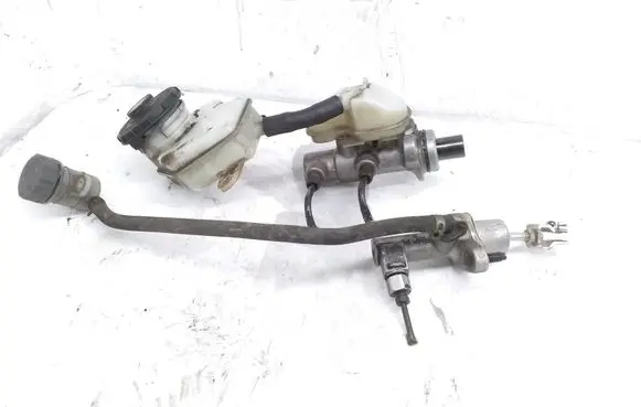 Honda CR-V Master brake cylinder