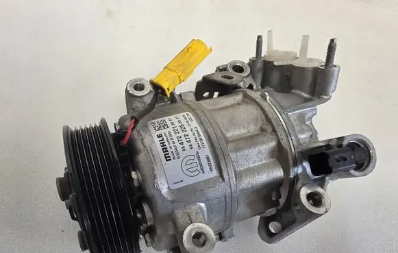 Peugeot 3008 II Air conditioning (A/C) compressor (pump) 9847222180