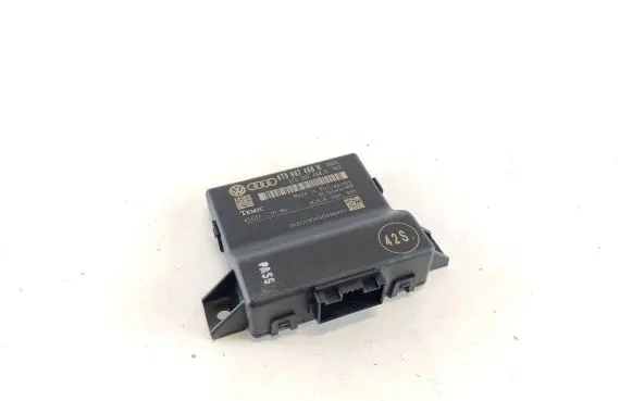 Audi A4 S4 B8 8K Gateway control module 8T0907468H
