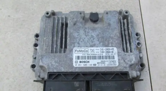 Ford Focus Wing mirror control module CV6112A650AME