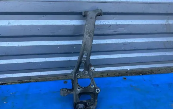 Audi Q7 4M Front wheel hub spindle knuckle 4M0407560 51251 X7T823