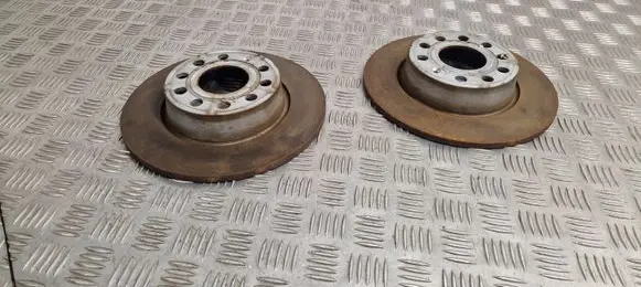 Volkswagen Golf VII Rear brake disc