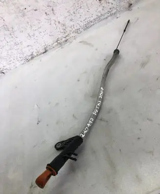 Peugeot 2008 II Oil level dip stick 9824425380