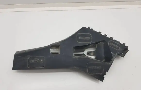 Mercedes-Benz A W176 Front bumper mounting bracket A1768850163