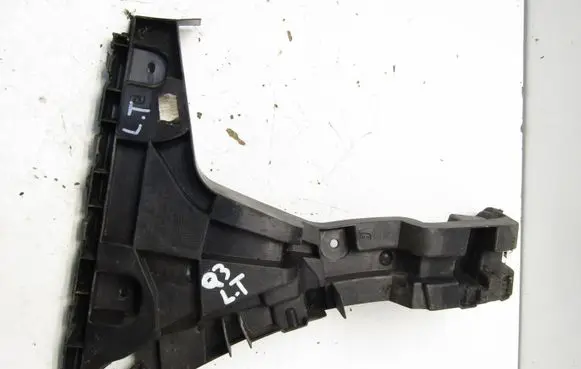 Audi Q3 8U Rear bumper mounting bracket 8U0807453A