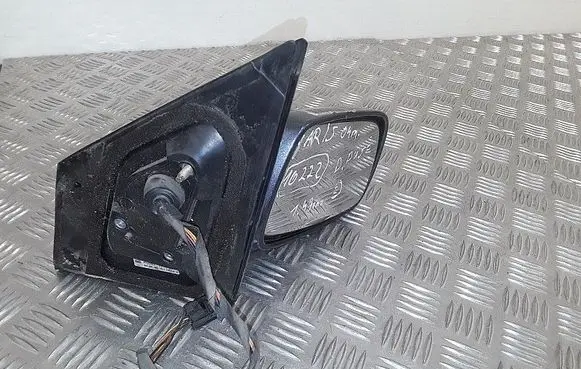 Toyota Yaris Front door electric wing mirror E1010673