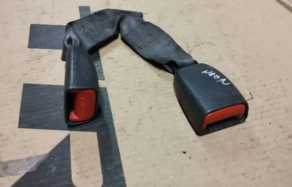 Rear seatbelt buckle