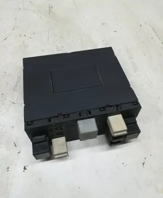 Audi A4 S4 B7 8E 8H Comfort/convenience module 3C0937049E 28022870 H37S1002
