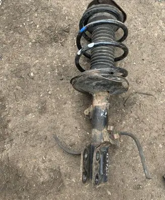 Toyota Avensis T250 Front shock absorber/damper