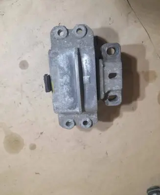 Volkswagen Golf Plus Engine mount bracket 1K0199555