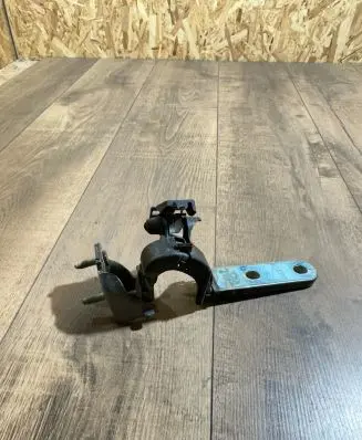 Tailgate/trunk/boot hinge
