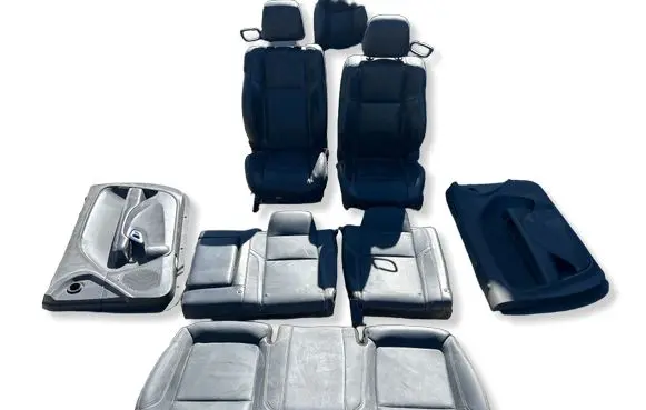 Dodge Challenger Seat set 