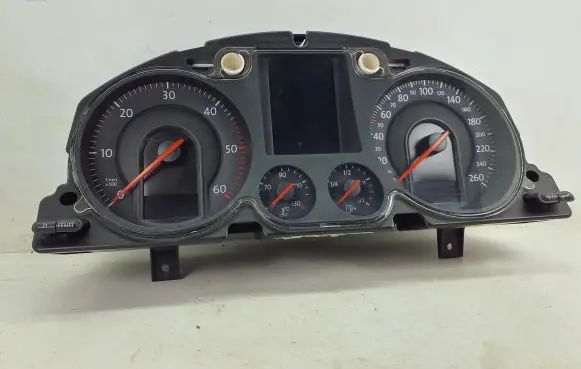 Volkswagen PASSAT B6 Speedometer (instrument cluster) 3C0920870G X0032000
